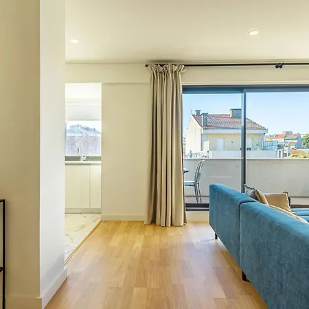Апартаменты Large Terrace In Paraiso Iii Порту
