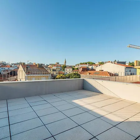 Large Terrace In Paraiso Iii Порту