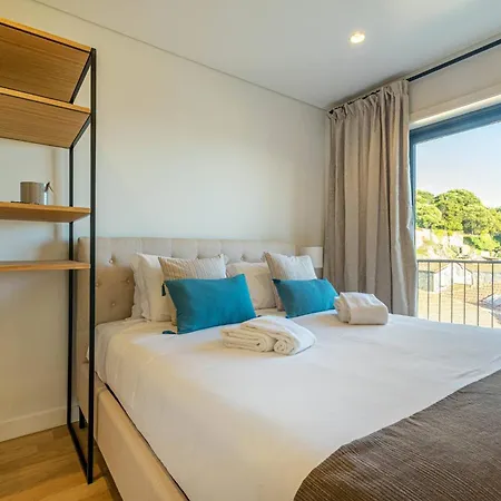 Large Terrace In Paraiso Iii Porto