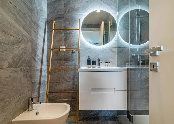 Large Terrace In Paraiso Iii 포르투